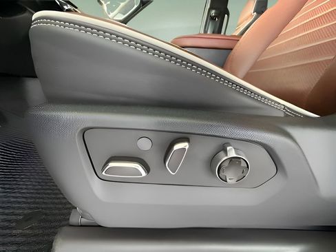 Used 2025 GMC Sierra 1500 Denali Ultimate image 29