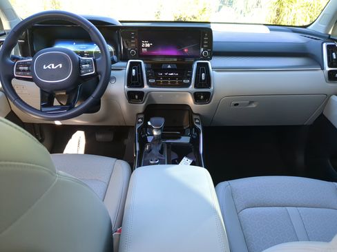 Used 2023 Kia Sorento SX image 15