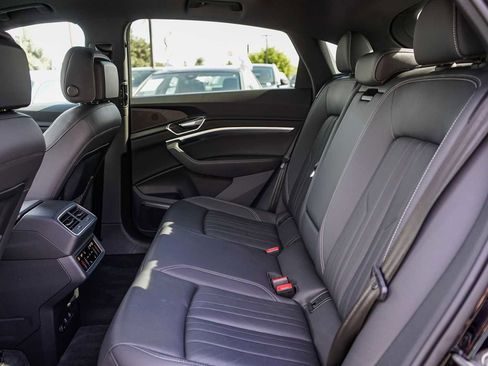 Certified 2023 Audi e-tron Premium Plus w/ Premium Plus Package image 18