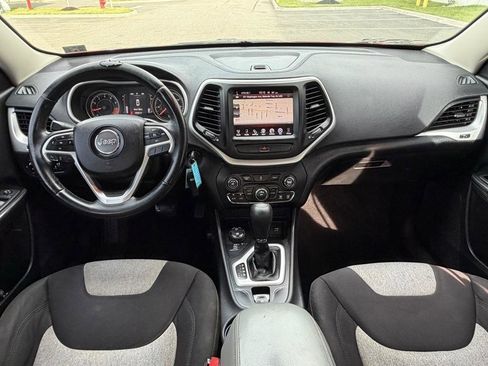 Used 2014 Jeep Cherokee Latitude AWD/4WD image 17