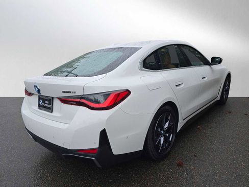 Used 2023 BMW i4 eDrive35 RWD image 3
