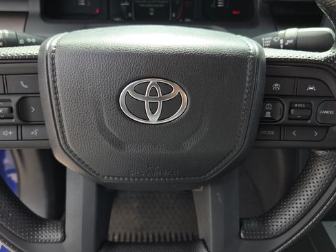 Used 2025 Toyota Tacoma SR5 RWD image 22