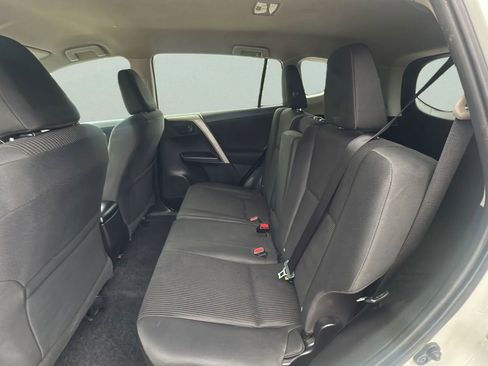 Used 2016 Toyota RAV4 LE FWD image 18