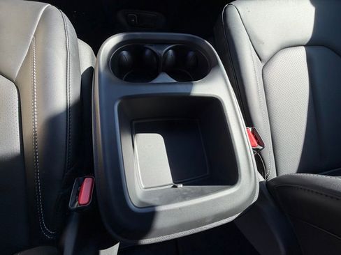 New 2026 Chrysler Pacifica Select FWD image 24