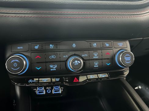 Certified 2024 Dodge Durango GT image 29