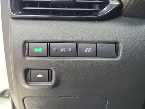 Used 2022 Nissan Sentra SV FWD image 22