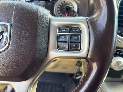 Used 2018 RAM 1500 Laramie RWD image 13