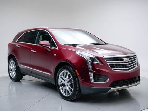 Used 2017 Cadillac XT5 Platinum w/ Driver Assist Package AWD/4WD image 9