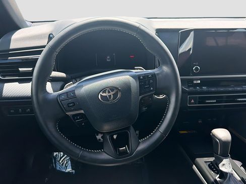Used 2026 Toyota Camry SE FWD image 18