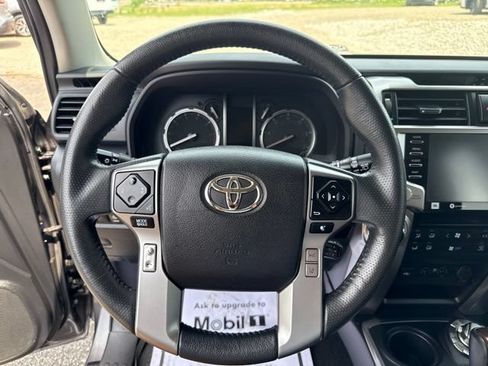 Used 2022 Toyota 4Runner Limited AWD/4WD image 32