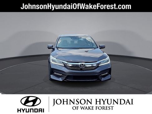 Used 2017 Honda Accord Touring image 7
