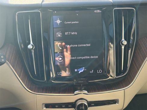 Used 2021 Volvo XC60 T5 Momentum w/ Protection Package Premier image 20