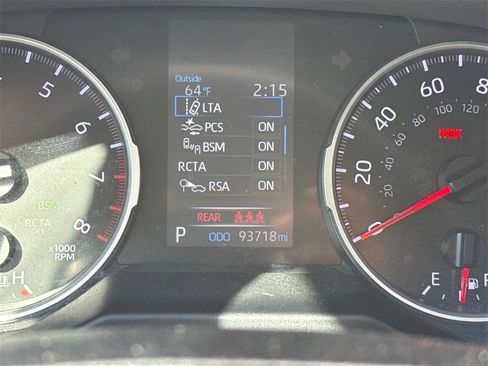 Used 2021 Toyota RAV4 XLE Premium image 34