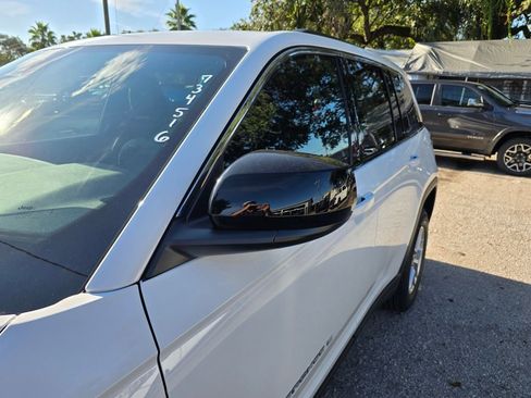 New 2025 Jeep Grand Cherokee Laredo X w/ Luxury Tech Group I image 10