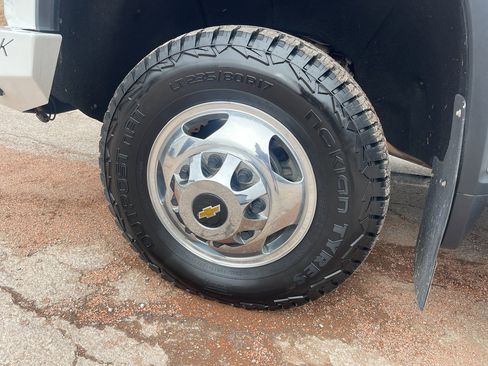 Used 2022 Chevrolet Silverado 3500 High Country w/ Safety Package II image 8