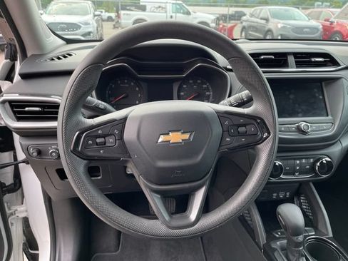 Used 2023 Chevrolet TrailBlazer LS FWD image 13