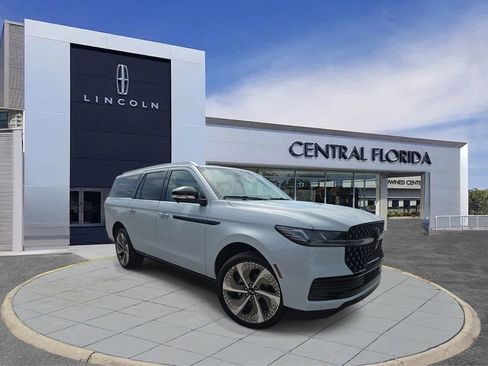 New 2026 Lincoln Navigator L Black Label AWD/4WD image 25