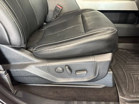 Used 2019 Ford F150 Lariat w/ Equipment Group 502A Luxury AWD/4WD image 14