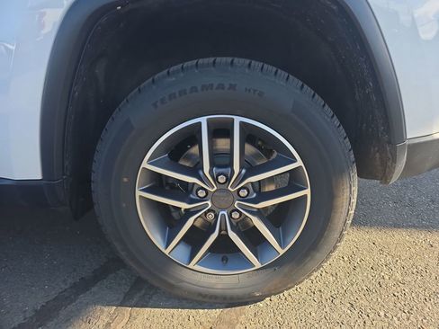 Used 2022 Jeep Grand Cherokee Limited image 12