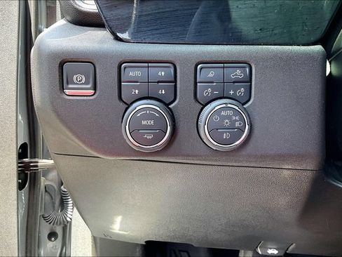 Used 2025 Chevrolet Silverado 1500 LTZ AWD/4WD image 16