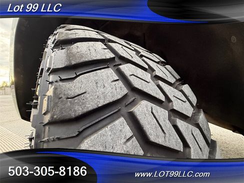 Used 2017 Chevrolet Tahoe LT w/ Z71 Midnight Edition AWD/4WD image 26