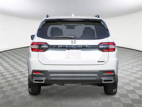 New 2025 Honda Pilot Sport image 3