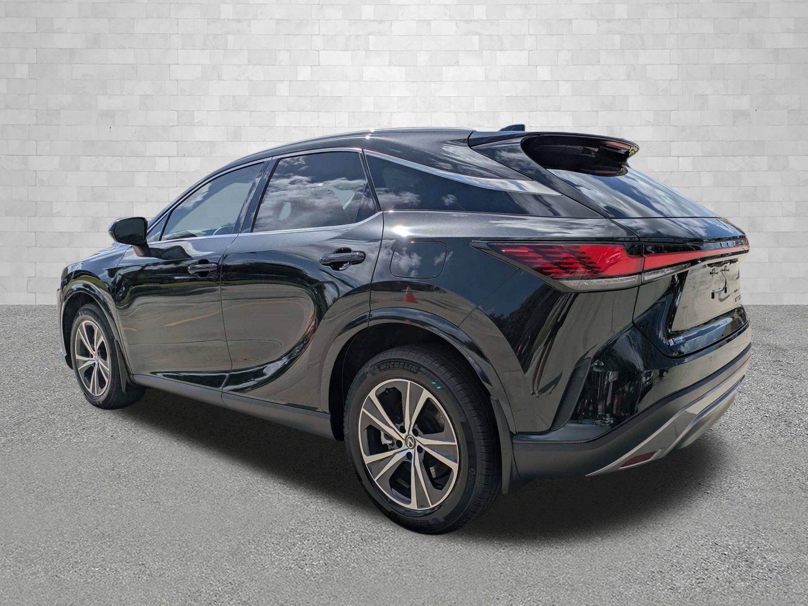 Used 2023 Lexus RX 350 Premium w/ Cold Area Package FWD image 6