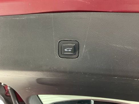 Used 2019 Chevrolet Traverse Premier AWD/4WD image 33