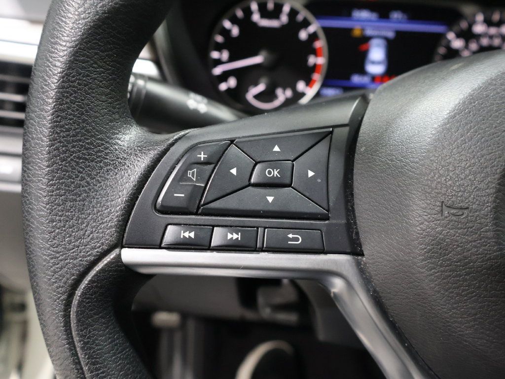 Used 2023 Nissan Altima 2.5 SV FWD image 35