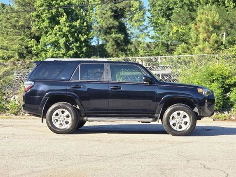 Used 2016 Toyota 4Runner SR5 AWD/4WD image 7