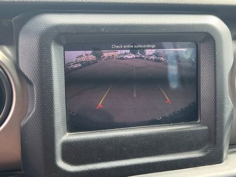 Used 2020 Jeep Wrangler Unlimited Willys image 35