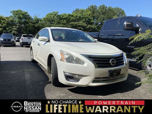 Used 2015 Nissan Altima 2.5 S w/ Power Driver Seat Package FWD image 1