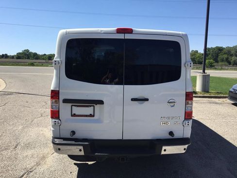 Used 2016 Nissan NV 3500 SL RWD image 7
