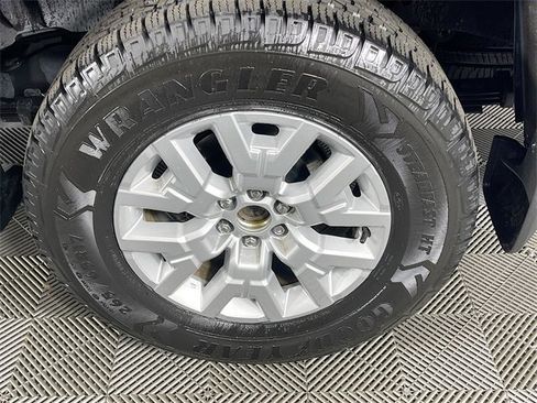 Used 2022 Nissan Frontier SV image 31