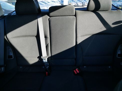 Used 2019 Subaru Outback 2.5i Premium image 13