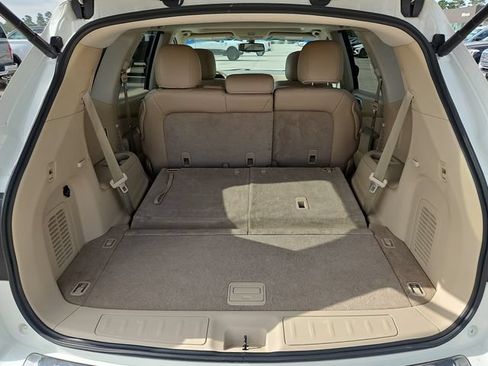 Used 2015 Nissan Pathfinder Platinum FWD image 16