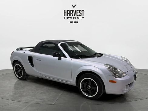 Used 2003 Toyota MR2 w/ Preferred Accessory Pkg RWD image 18