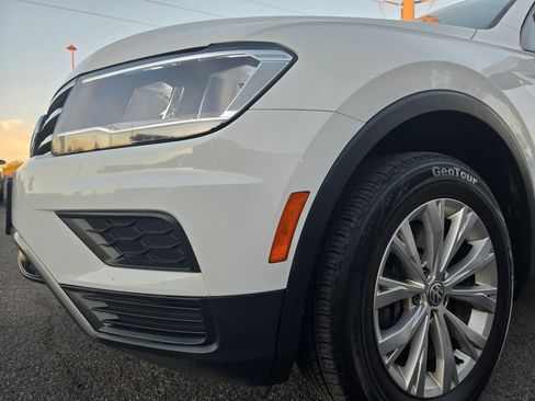 Used 2018 Volkswagen Tiguan S image 39