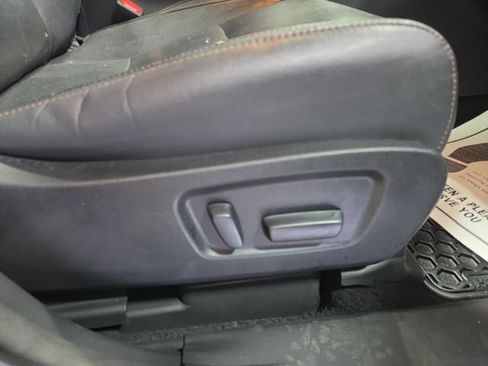 Used 2018 Toyota Highlander Limited AWD/4WD image 31