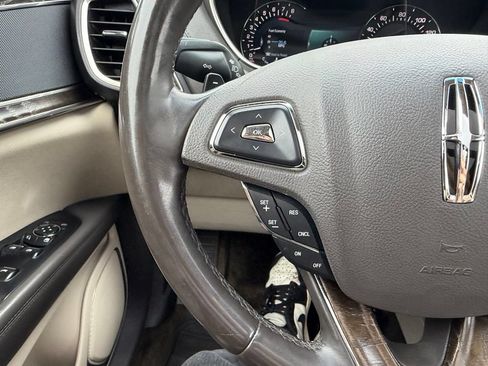 Used 2016 Lincoln MKX Reserve w/ Climate Package AWD/4WD image 35
