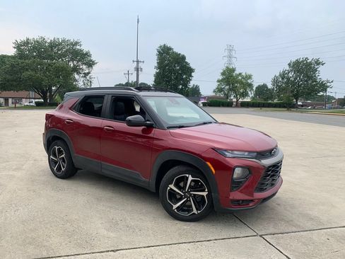 Used 2021 Chevrolet TrailBlazer RS w/ Sun and Liftgate Package FWD image 7