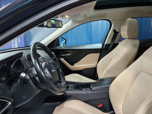 Used 2017 Jaguar F-PACE Premium image 7