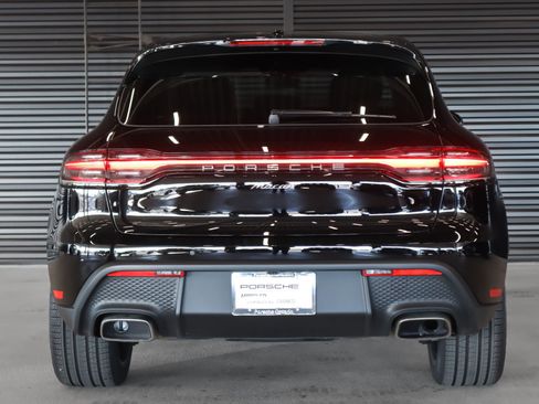 Used 2025 Porsche Macan image 9