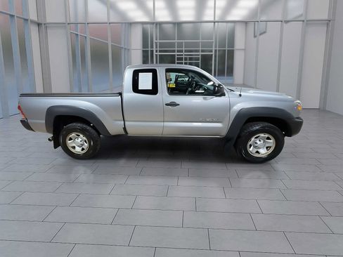 Used 2015 Toyota Tacoma 4x4 Access Cab V6 w/ Convenience Package image 9