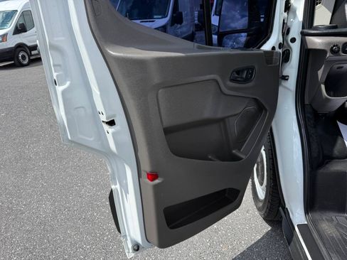 Used 2020 Ford Transit 150 Low Roof RWD image 11