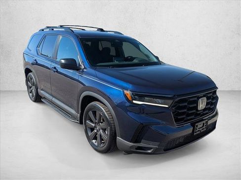 Used 2023 Honda Pilot Sport image 3