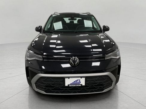 Used 2025 Volkswagen Taos SE AWD/4WD image 39