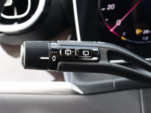 Used 2025 Mercedes-Benz GLC 300 GLC 300 image 37