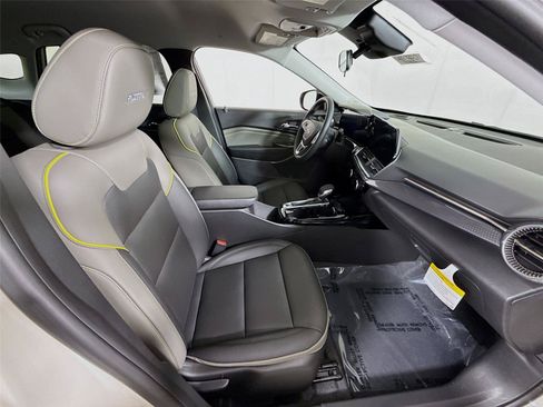 New 2026 Chevrolet Trax ACTIV w/ Driver Confidence Package FWD image 19