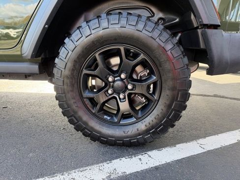 Used 2021 Jeep Wrangler Unlimited Sport image 32